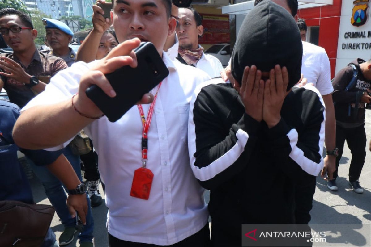 Polisi sebut muncikari prostitusi Putri Pariwisata punya 100 anak buah