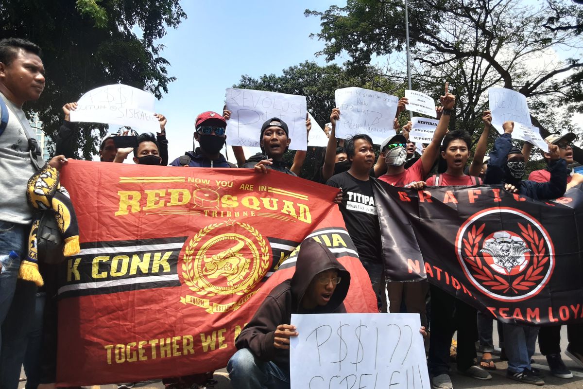 Supporter ancam boikot menonton pertandingan Timnas