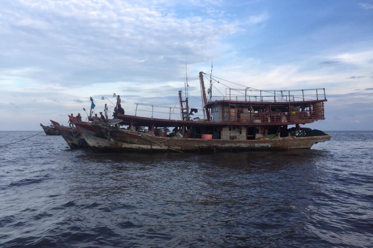 Polda Riau tangkap tujuh kapal nelayan asal Sumut