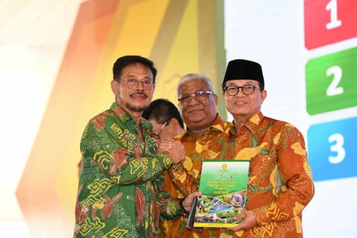 Gubernur Jambi-Mentan teken MoU pengembangan familiy farming