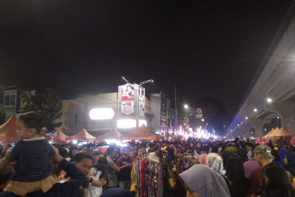 Pengunjung keluhkan  kondisi Pedestrian Sudirman Palembang