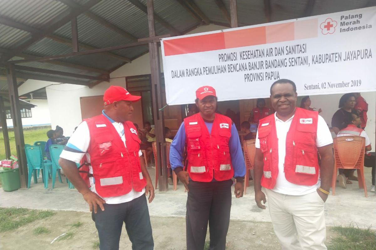 PMI Papua sediakan air bersih untuk korban banjir di Sentani