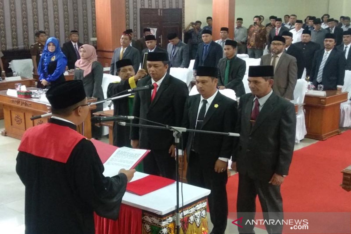 Pimpinan defenitif DPRK Aceh Tengah dilantik