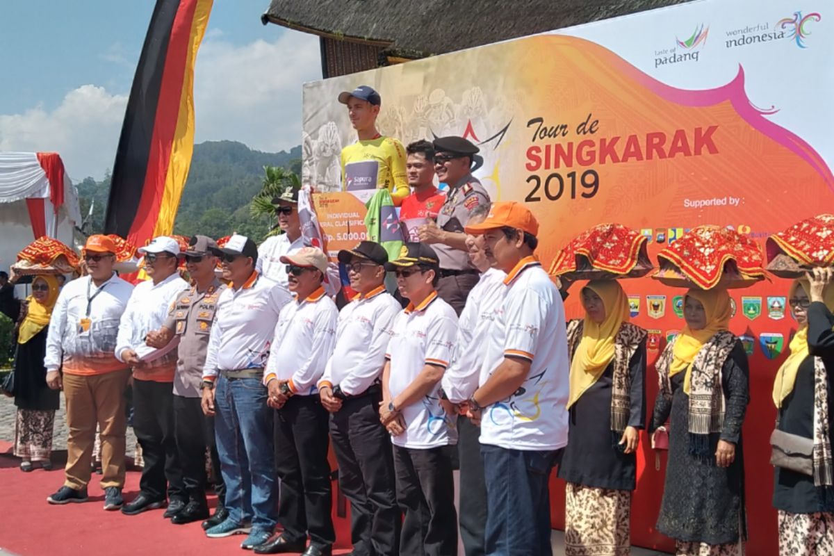 Pebalap Australia Jesse Ewart borong tiga "jersey" Etape I TdS 2019