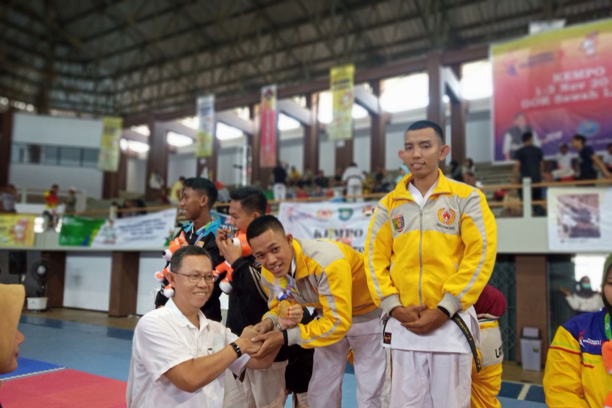 Atlet kempo Lampung meraih medali emas Porwil