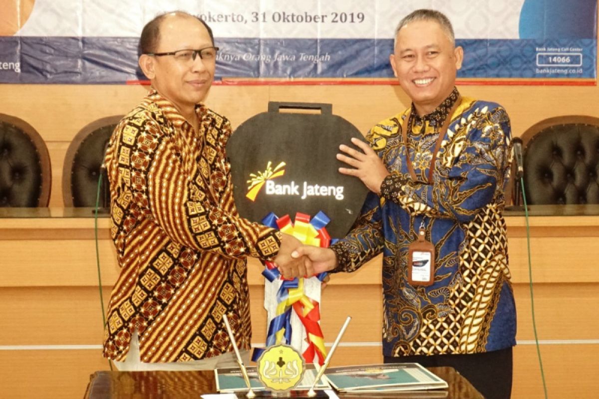 Bank Jateng serahkan bantuan kendaraan operasional ke Unsoed