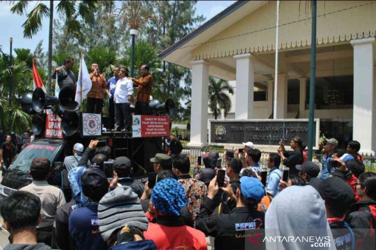 Buruh Bekasi inginkan UMK 2020 naik jadi Rp4,9 juta