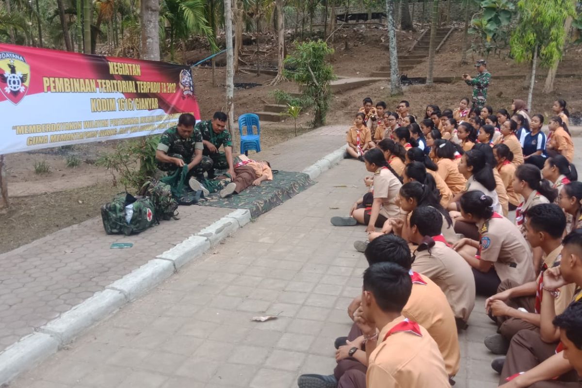 Kodim Gianyar bekali Pramuka Saka Wira Kartika dengan lima krida