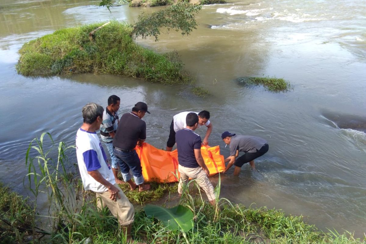 Mayat Mr X ditemukan di aliran Sungai Bingai