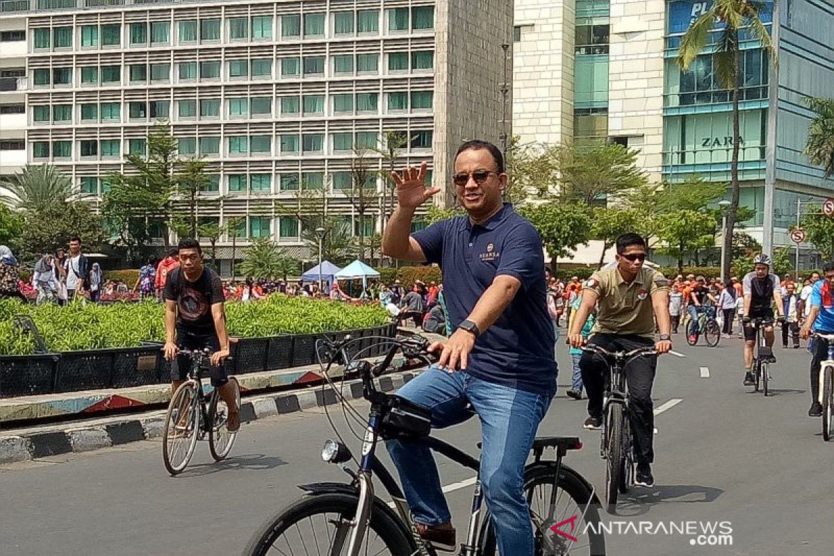 Anies tinjau penataan perdana PKL di CFD