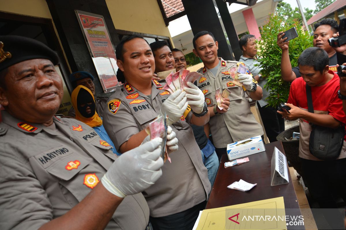 Judi pilkades di Jombang, tiga orang ditangkap Satgas Antijudi