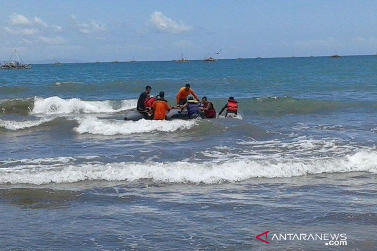 SAR Sukabumi gabungan cari nelayan korban tabrakan kapal