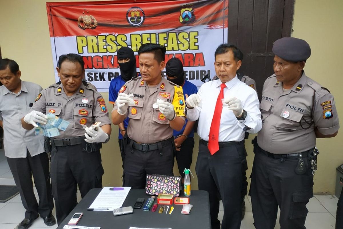 Polisi Kediri tahan dua pengedar narkotika sabu-sabu