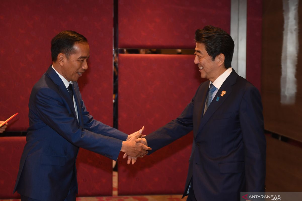 Presiden Jokowi, PM Abe berbicara mengenai penanganan pandemi COVID-19