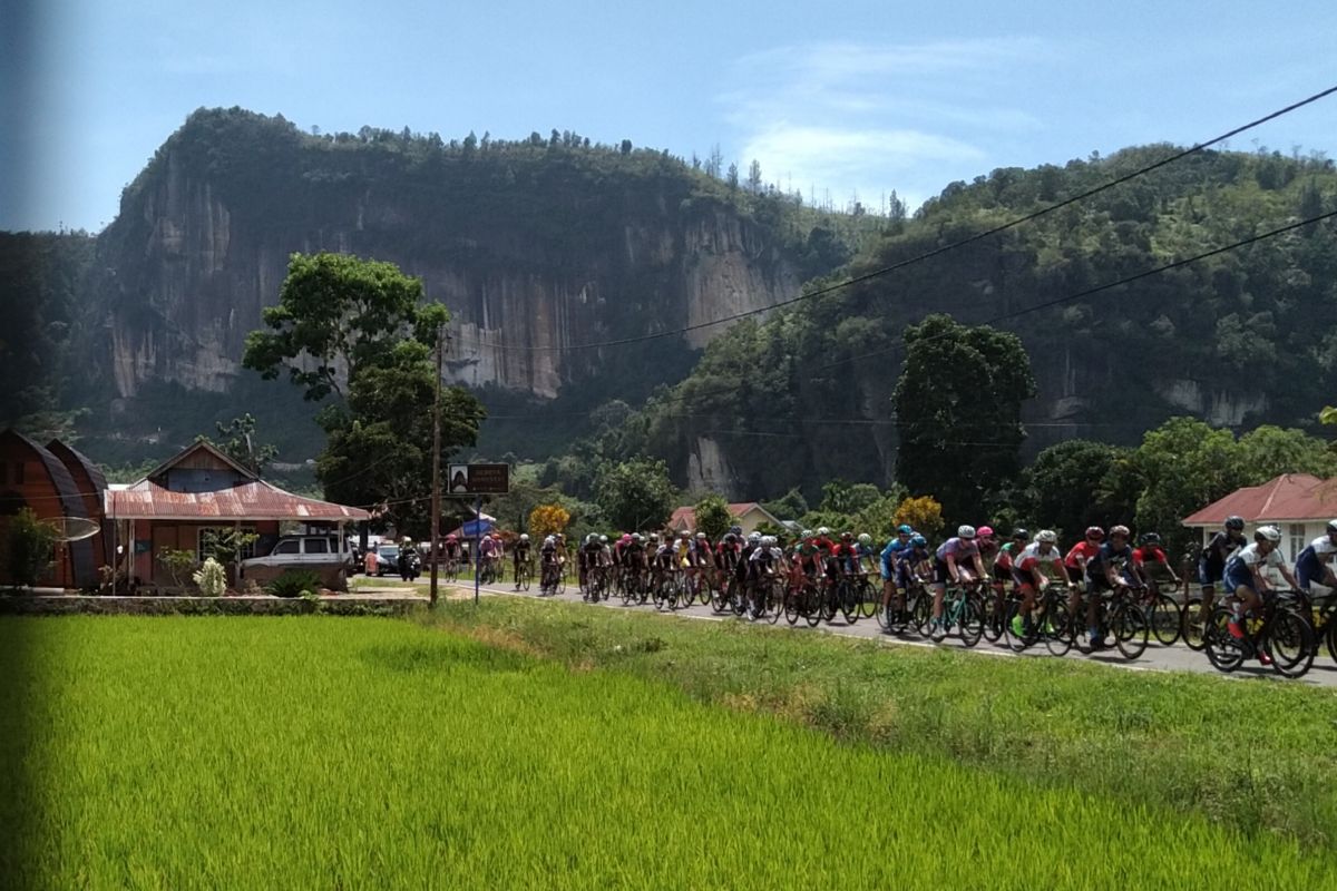 94 pebalap disuguhi rute sepanjang  129,9 kilometer etape III TdS