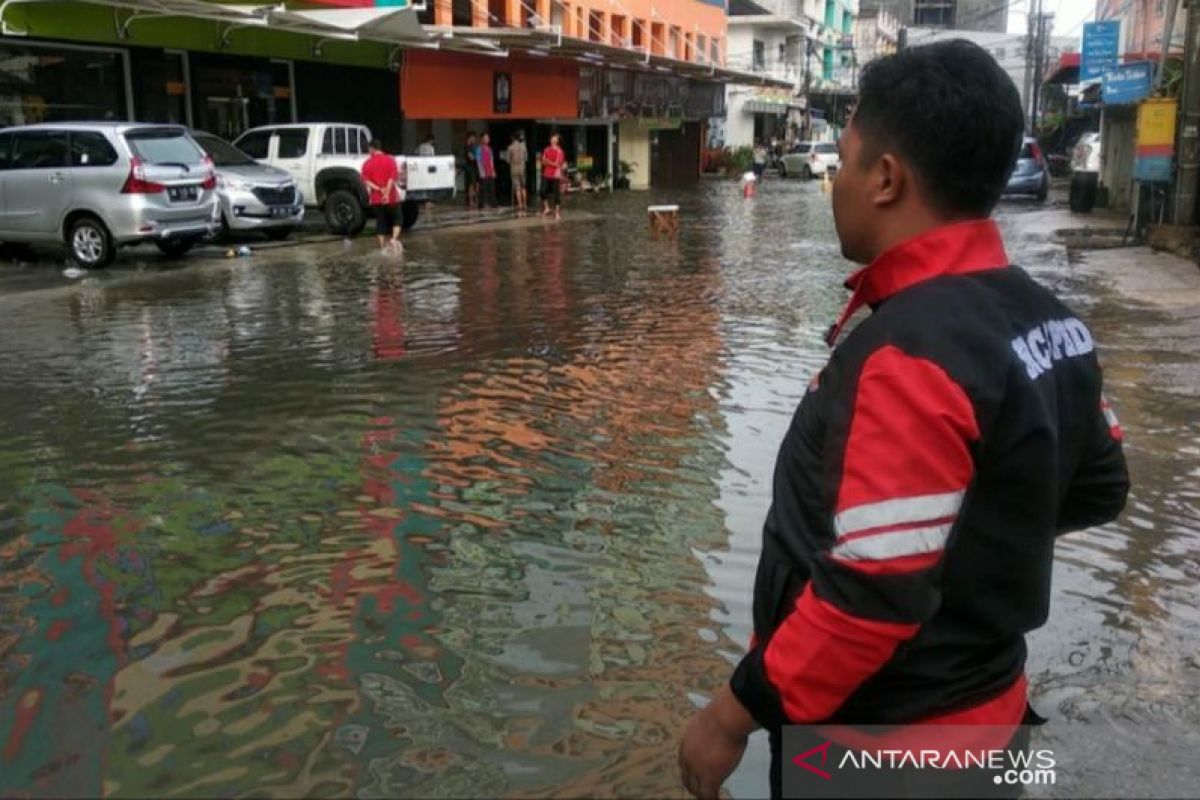 BPBD Pangkalpinang terjunkan 90 anggota pantau lokasi banjir