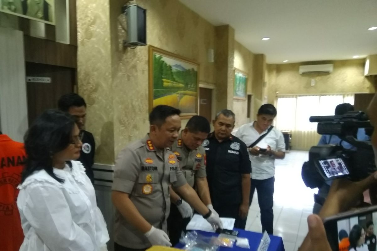 Polres Jaksel tangkap dua pengedar ganja seberat 24 kg