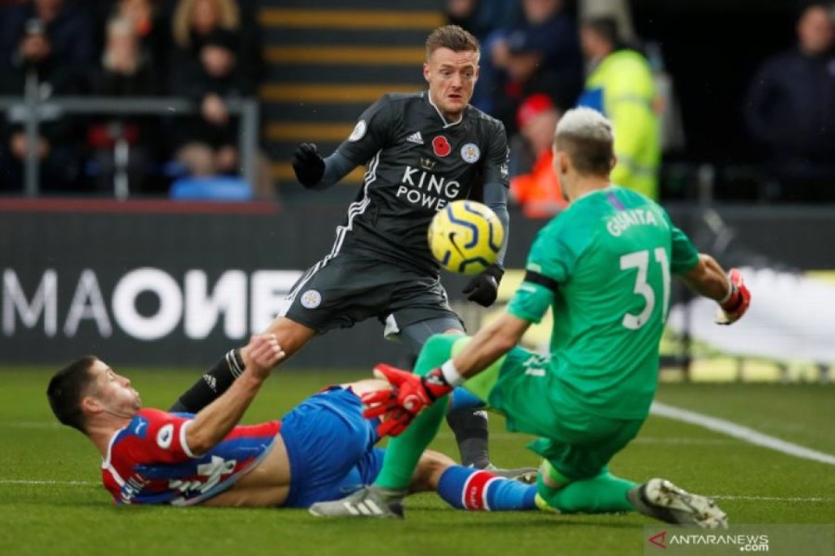 Liga Inggris -- Leicester kembali ke peringkat tiga usai tekuk Crystal Palace 2-0