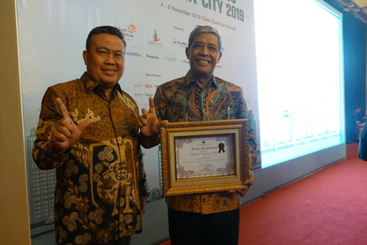 Loekman terima penghargaan e-Government Award 2019