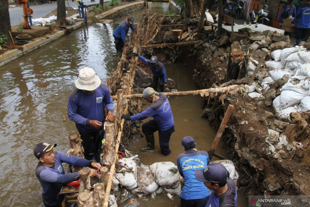 Saat musim hujan, Jakarta Barat antisipasi banjir di lima wilayah