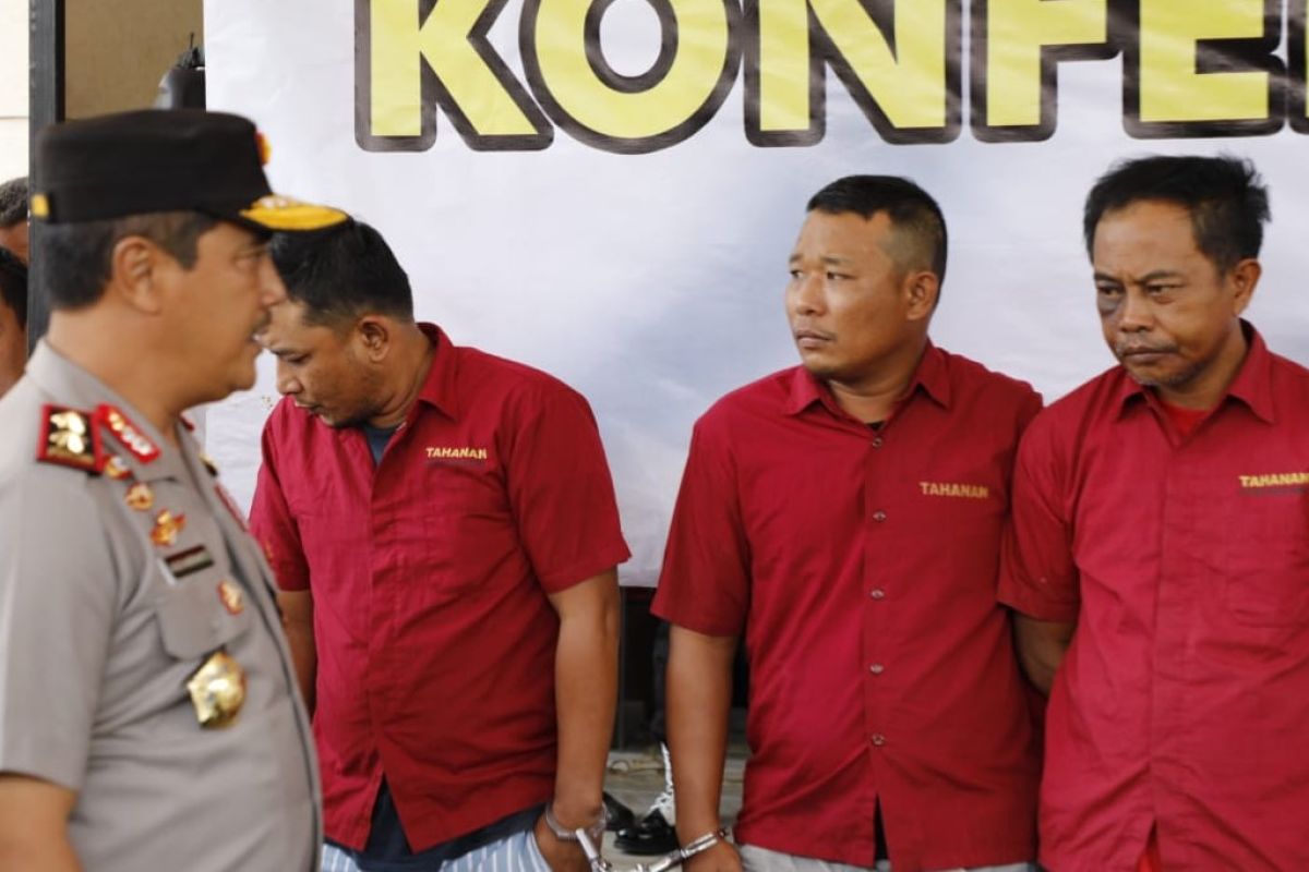 Polda Sumut tangkap perampok truk bermuatan susu sapi di tol