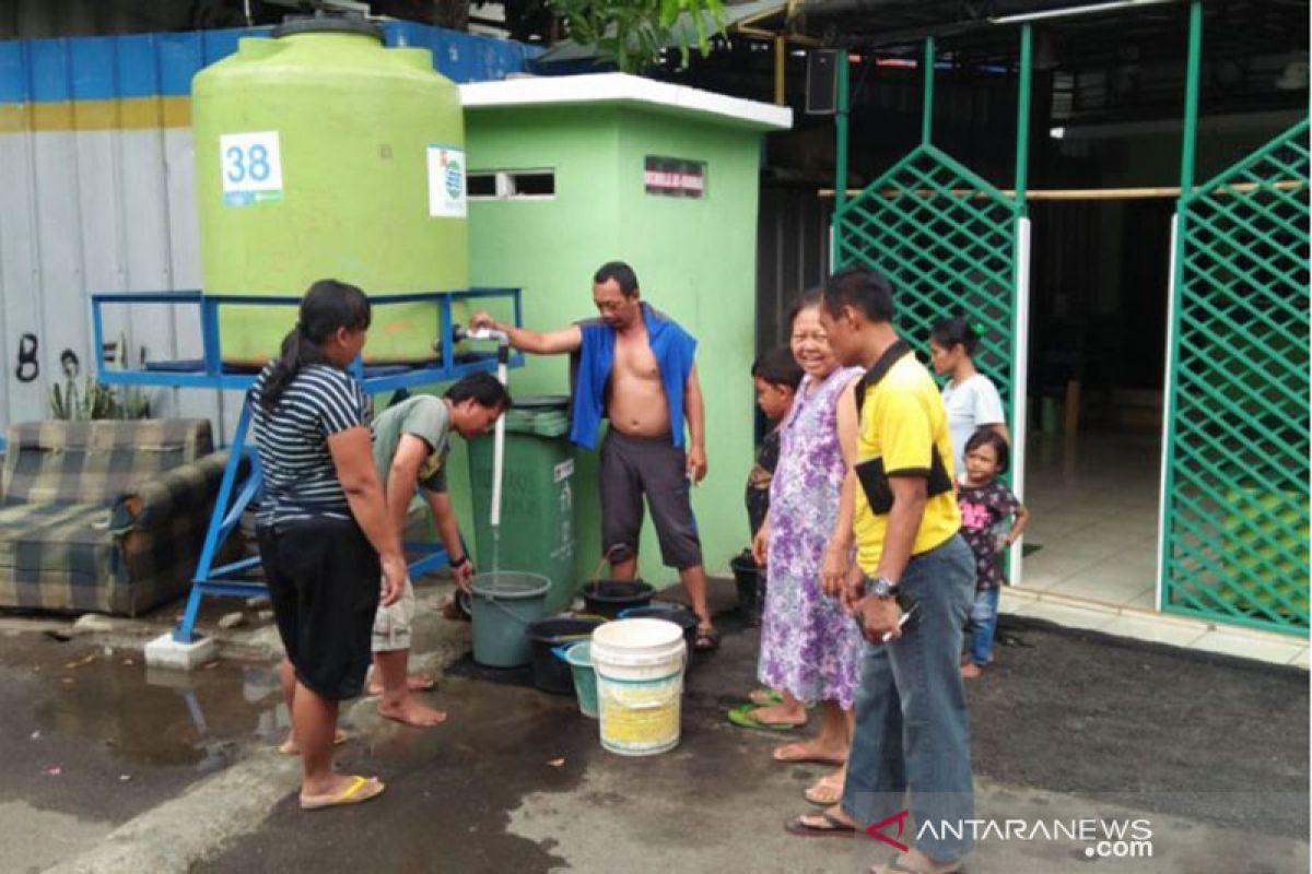125 KK di Kelurahan Manggarai masih terima kiriman air bersih
