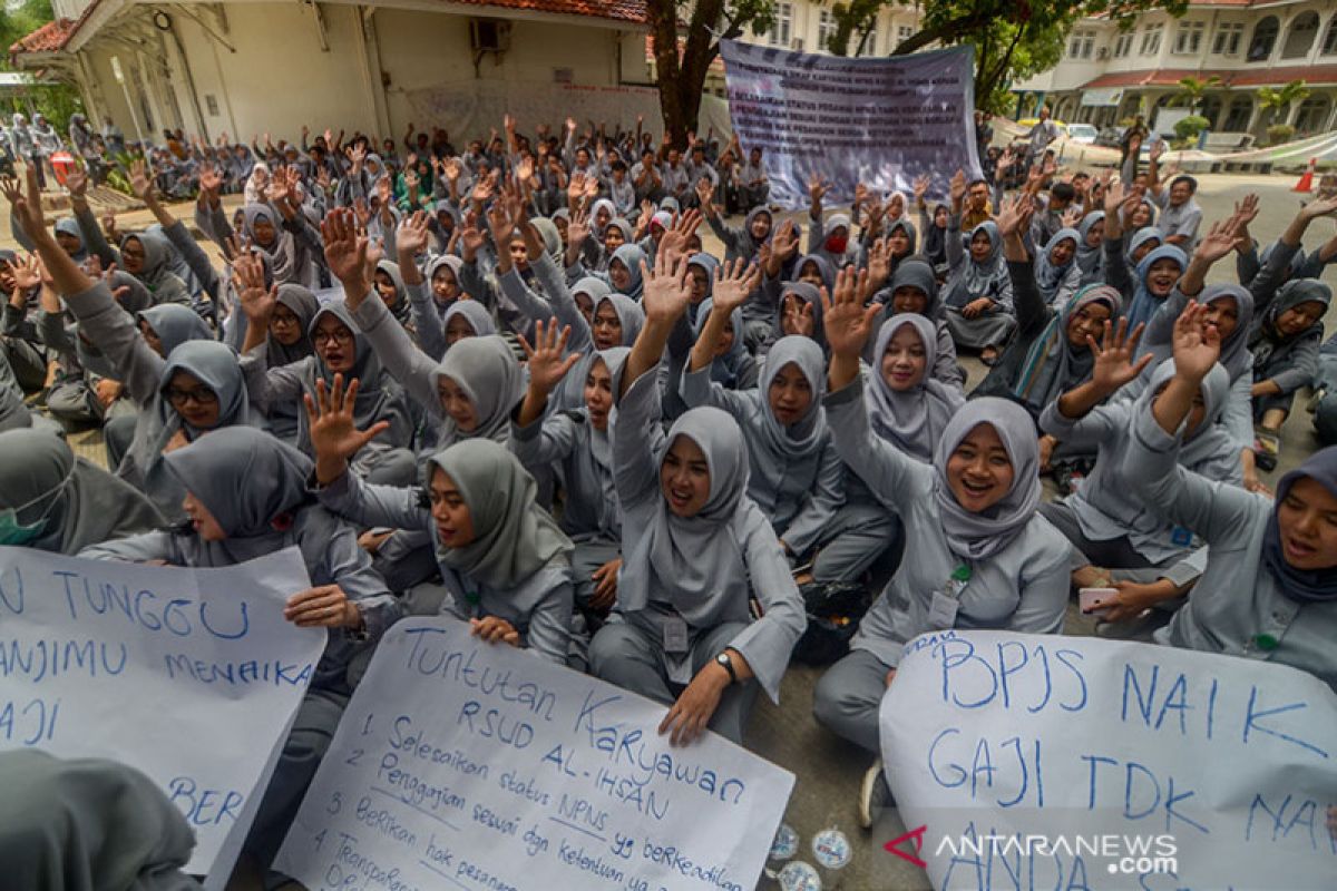 Pegawai RSUD Al-Ihsan Bandung unjuk rasa tuntut kesejahteraan