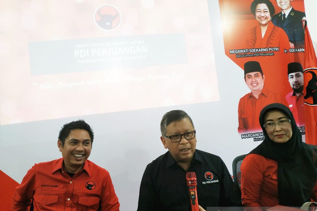 Hasto : PDIP laksanakan manuver di tengah rakyat melalui tiga pilar