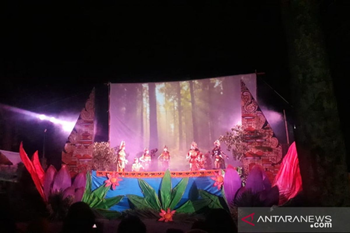 Sanggar Paripurna Bona tampilkan wayang golek modern dengan animasi