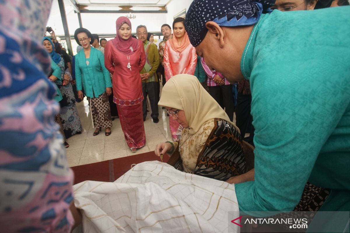 ASEAN Traditional Textile Symposium in Yogyakarta on Nov 5-8