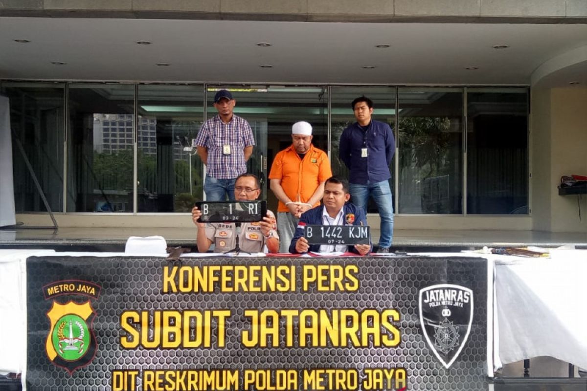 Mobil halangi tamu negara saat pelantikan presiden gunakan plat palsu