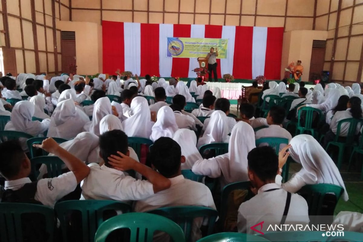 Tak mau kalah pelajar di Selimbau ingin jadi TNI dan Polri