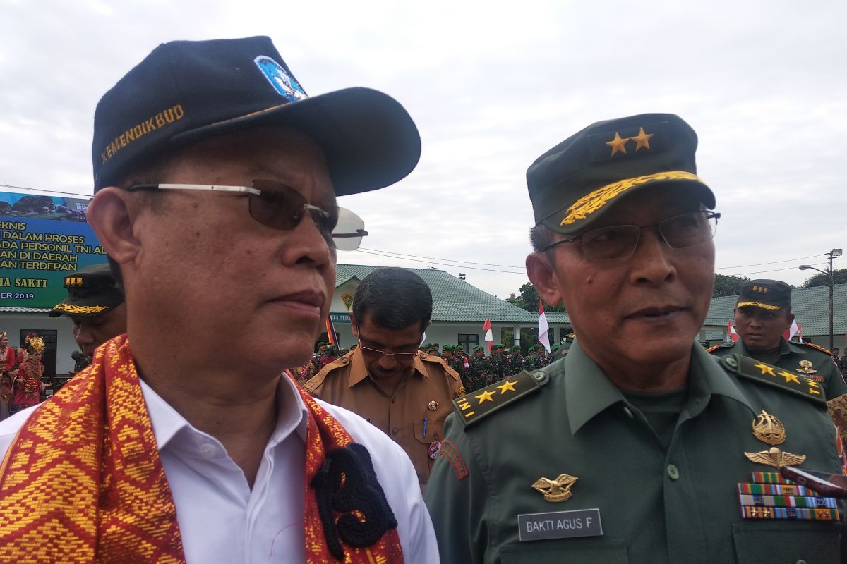 Prajurit TNI jadi guru di perbatasan