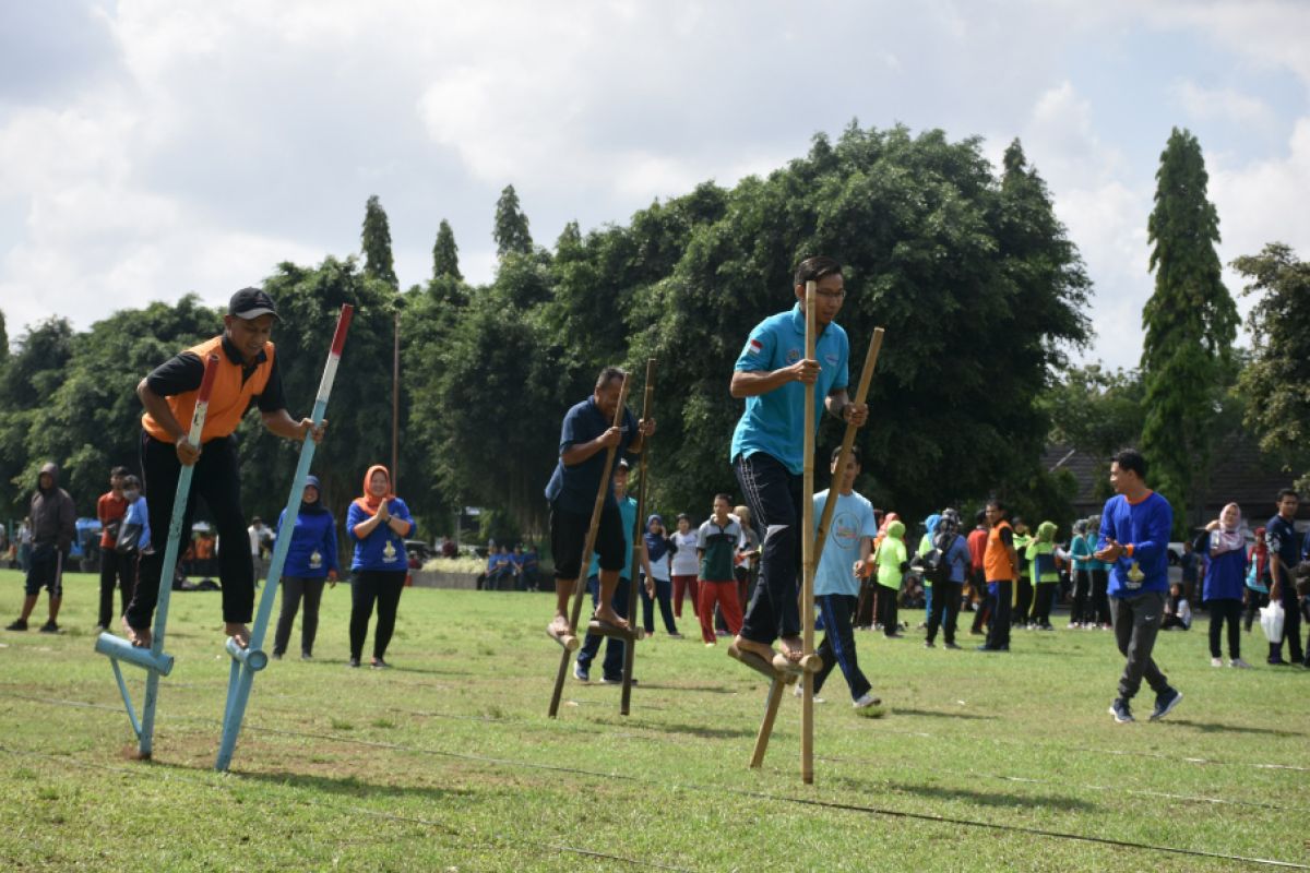 Korpri Sleman menggelar lomba olahraga tradisional peringati HUT ke-48