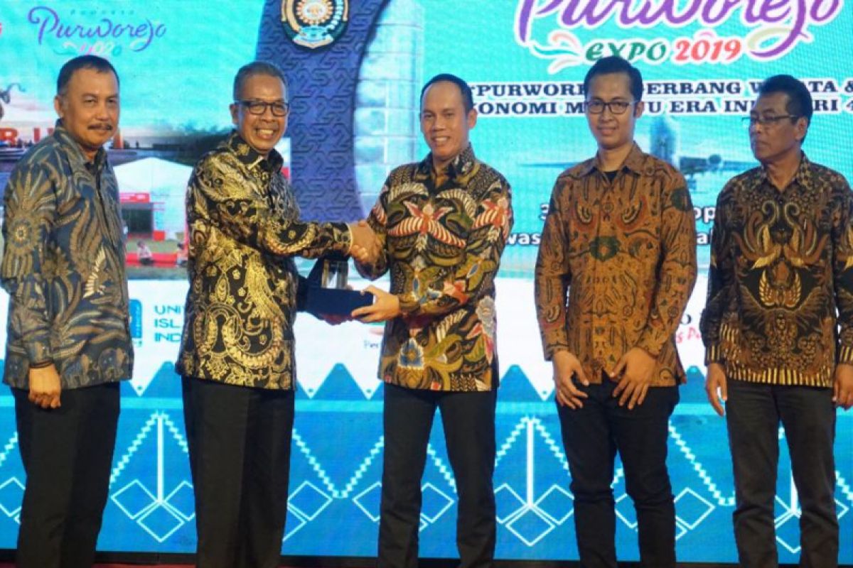 Bank Jateng terima penghargaan atas implementasi elektronifikasi di Purworejo