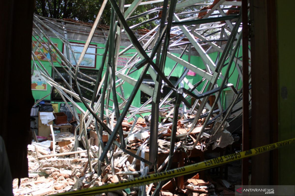 Terkait bangunan SD ambruk, Polda Jatim minta keterangan pejabat Pemkot Pasuruan