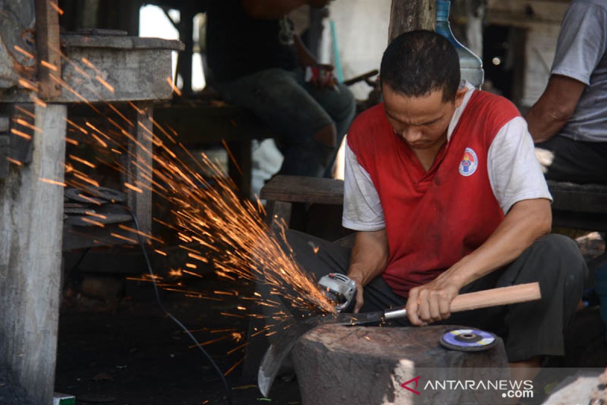 Sentra produksi parang tradisional