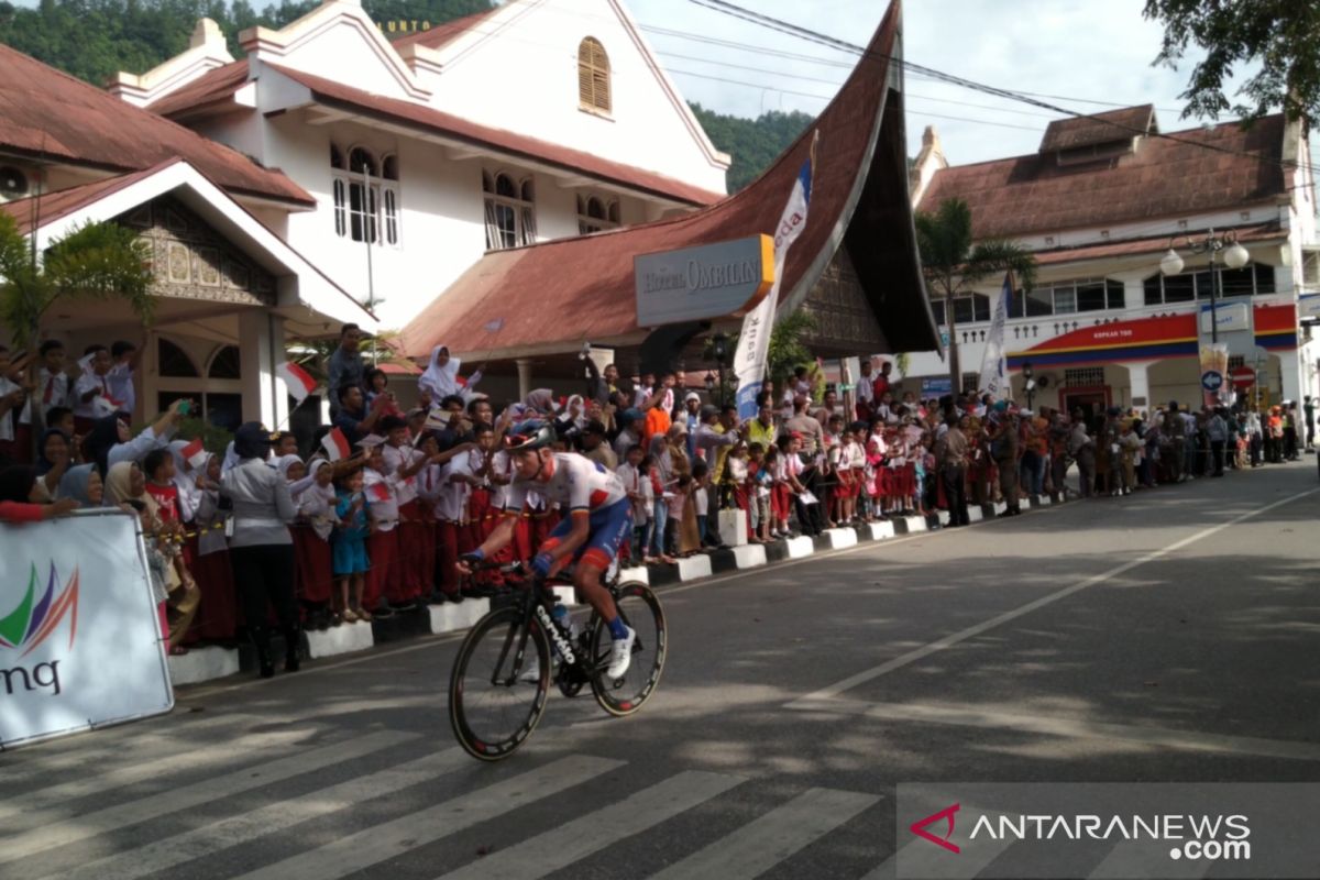 Cristian Reaileanu finish terdepan di etape IV Tour de Singkarak 2019