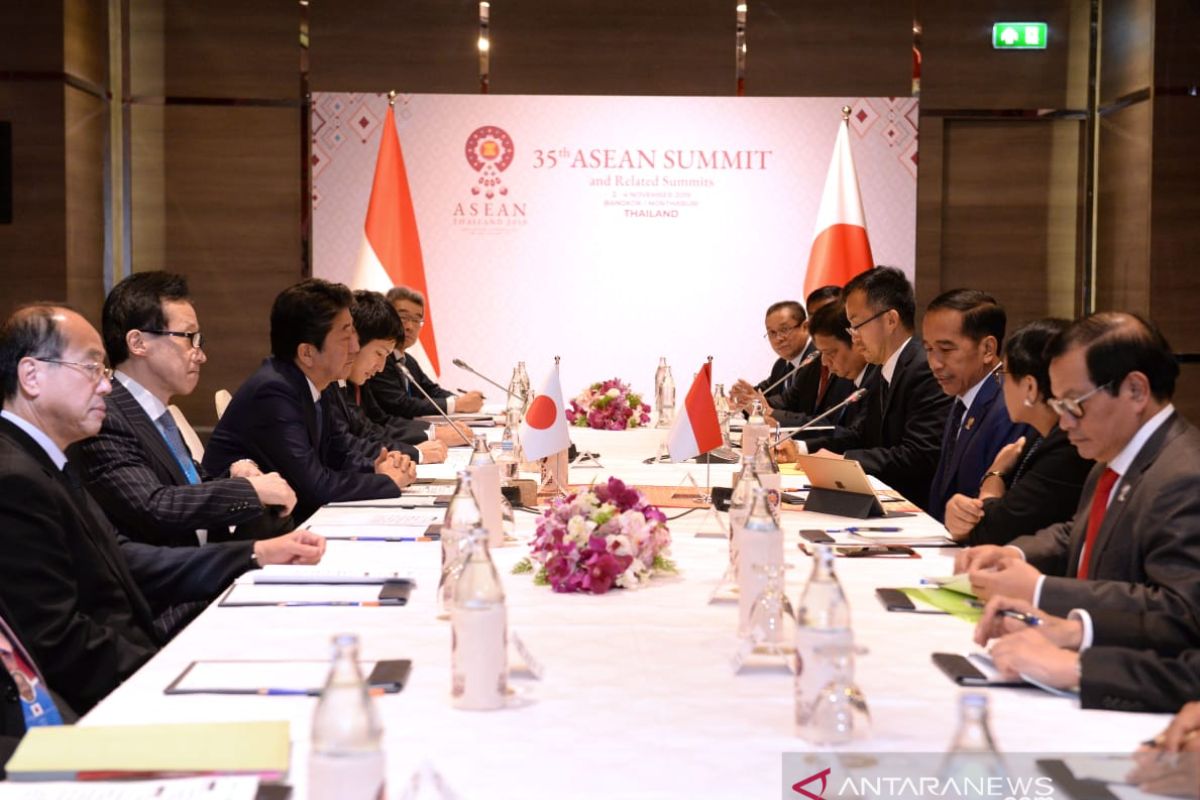 Bertemu di KTT ke-35 ASEAN, Jepang nyatakan dukung prioritas program pembangunan Jokowi