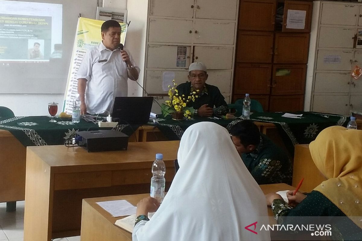 Demi terwujudnya guru masa depan, guru diminta ikuti perkembangan IT