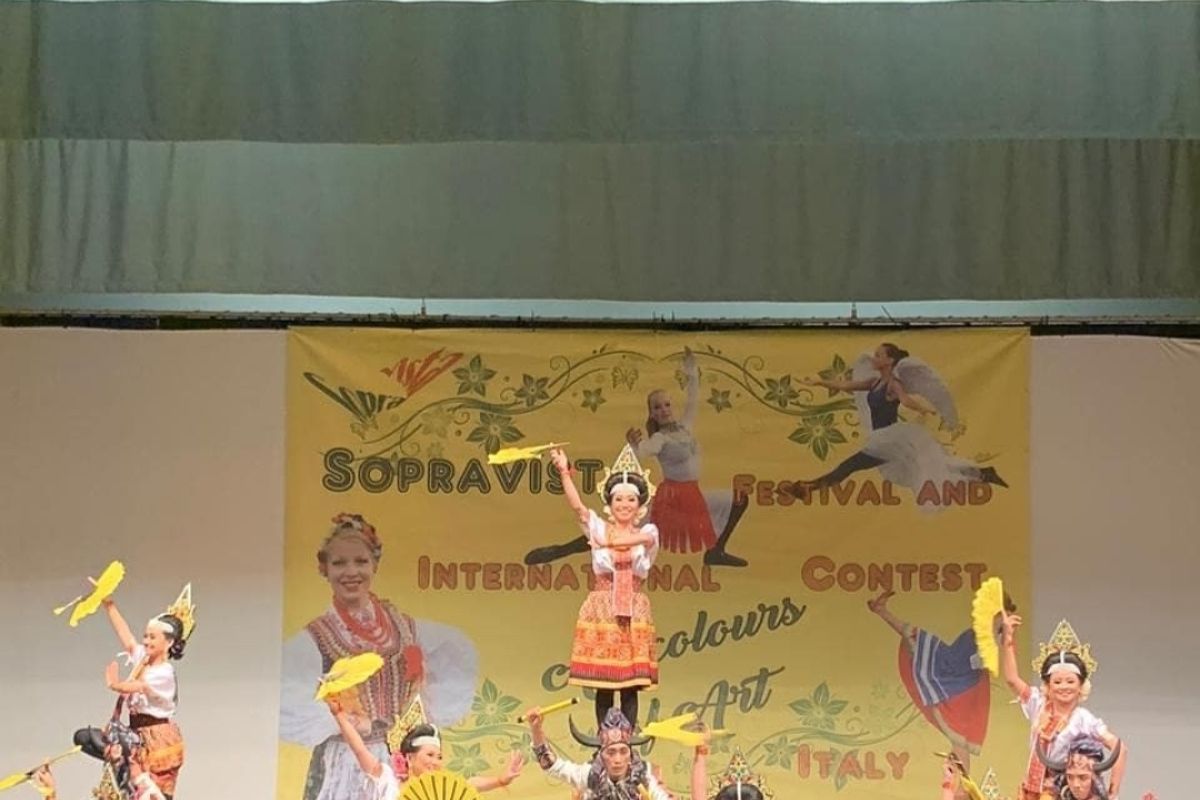 Toraya Mangkasara raih juara kedua "Internasional Dance and Vocal Contest"