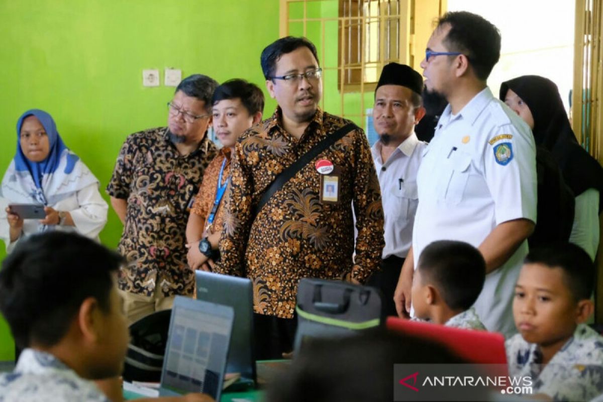 Penilai Kemendikbud tinjau penerapan TIK di tujuh sekolah