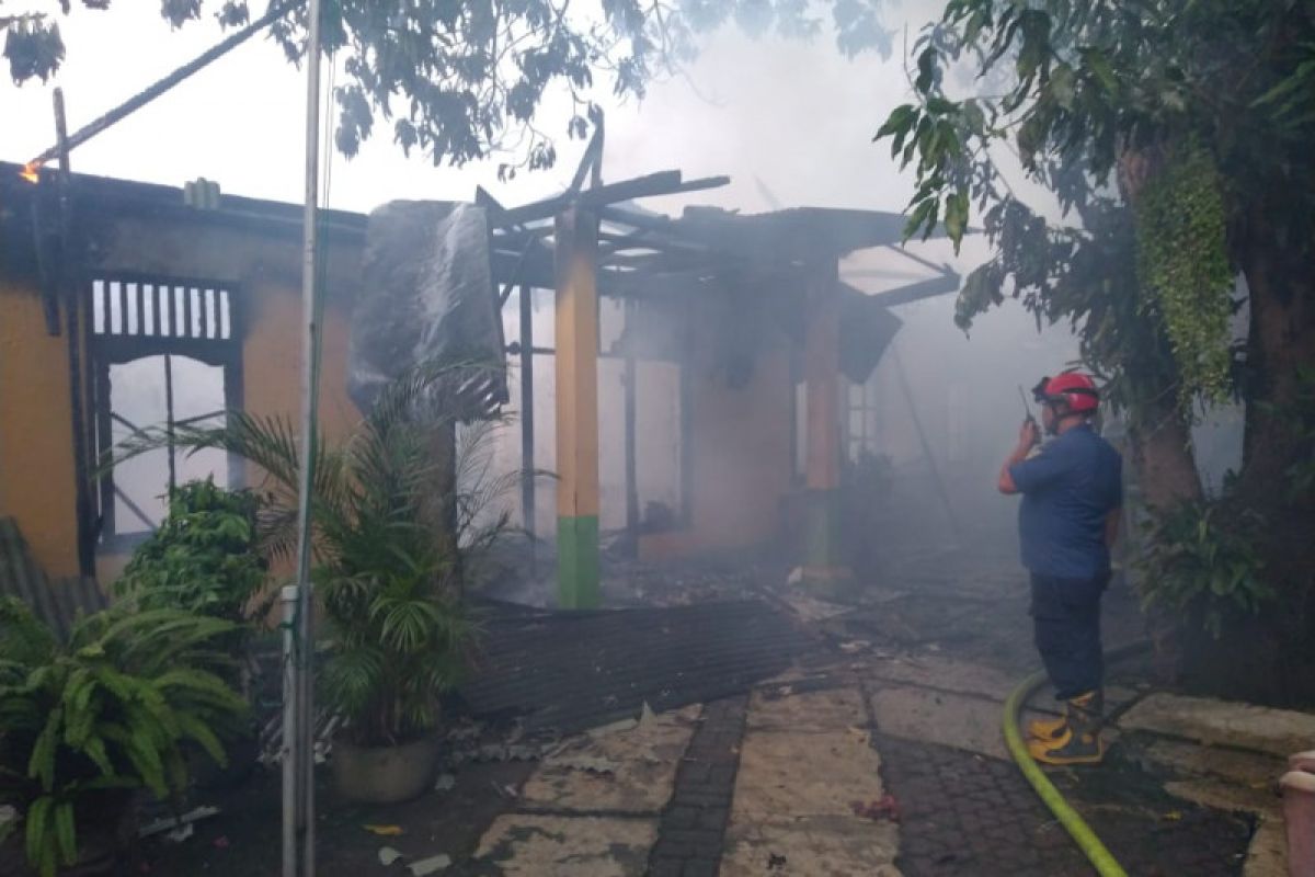 Indekos 12 pintu di Jaksel terbakar diduga akibat kompor