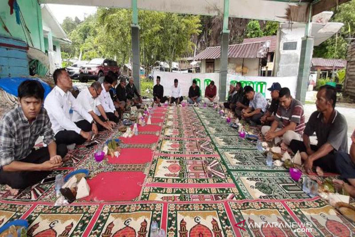 Ungkap rasa syukur, nelayan Aceh Jaya gelar kenduri laut