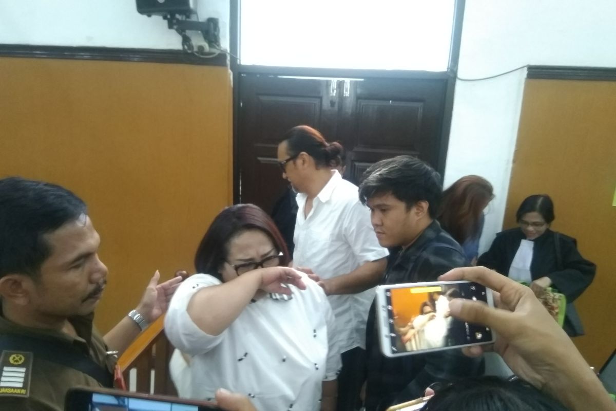 Terkait kasus narkoba, Nunung dan suami jalani sidang tuntutan