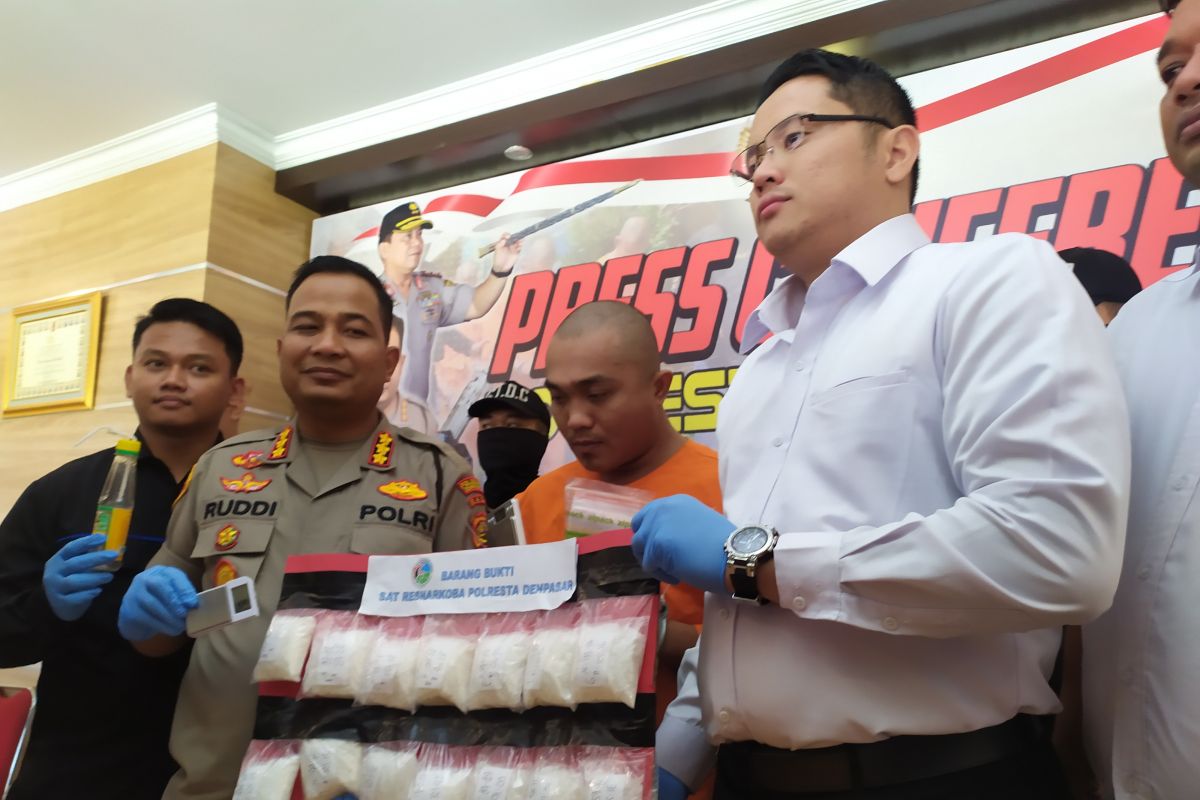 Denpasar police seize 1.3kg of crystal meth