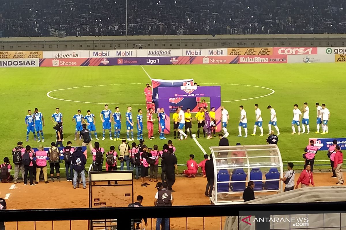 Persib cetak satu gol ungguli PSIS di babak pertama