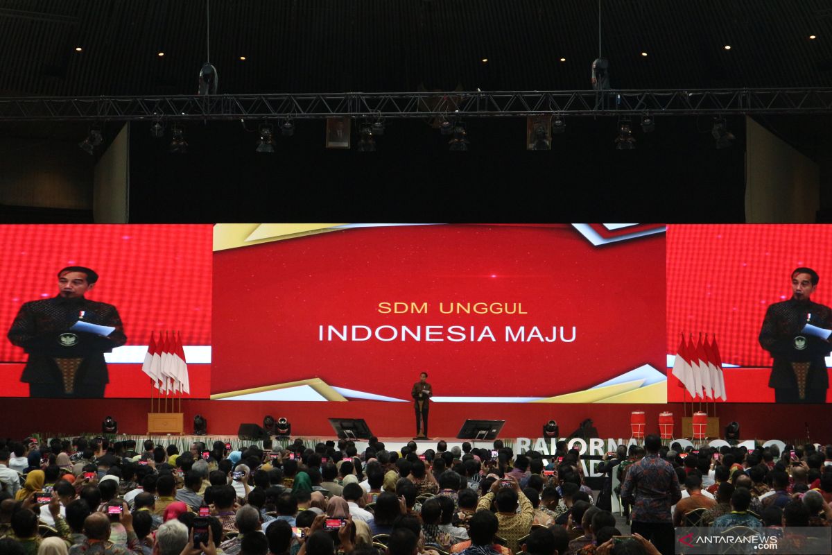Jokowi stresses on prudent budgetary management for education