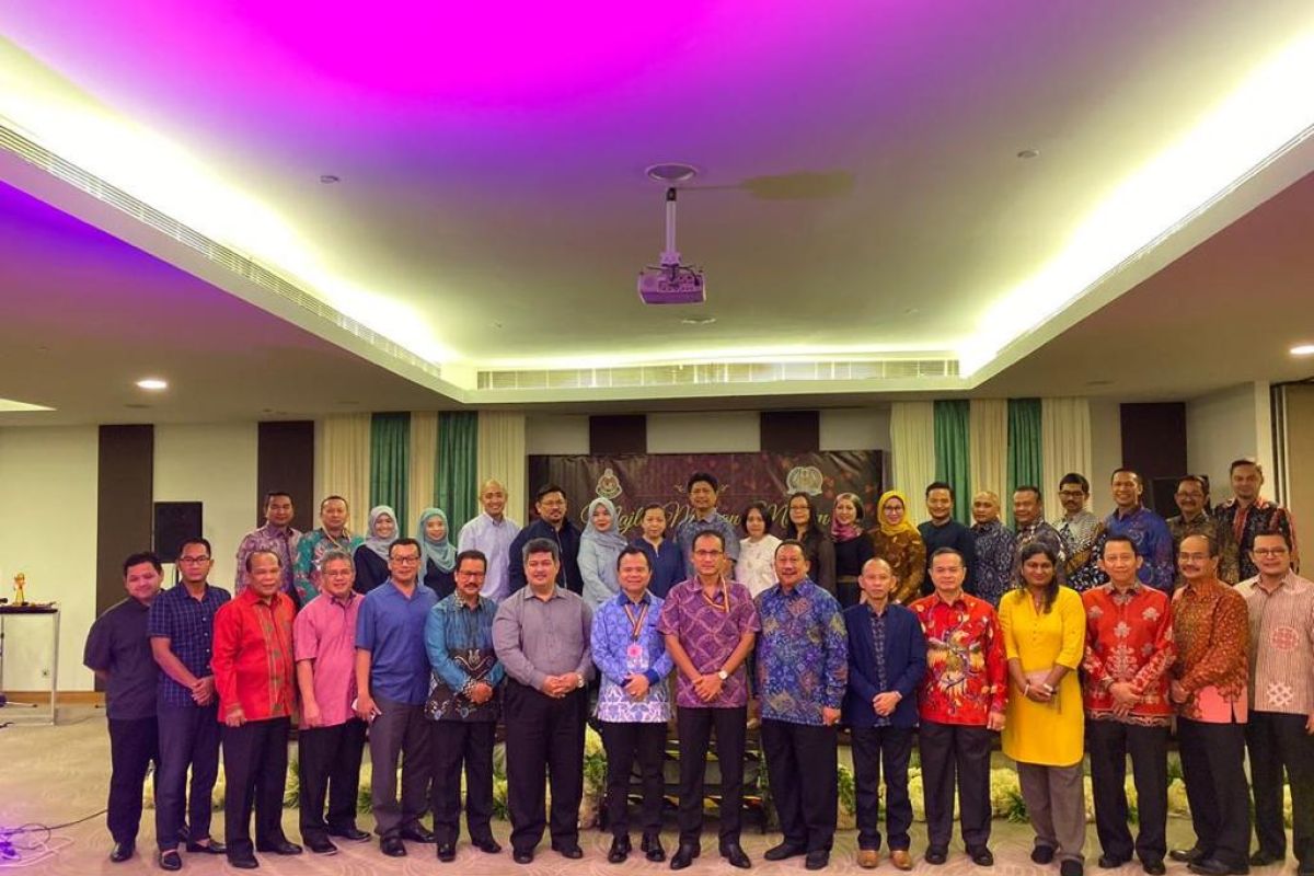Imigrasi Malaysia - Indonesia bertemu di Kuching