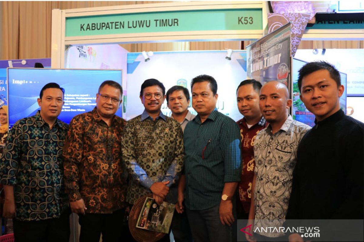 Kunjungi stand Luwu Timur, Menkominfo ajak pemda bangun Sinergitas